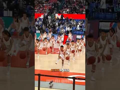 ELE ERROU, mas IMPROVISOU na APRESENTAÇÃO de BASKET