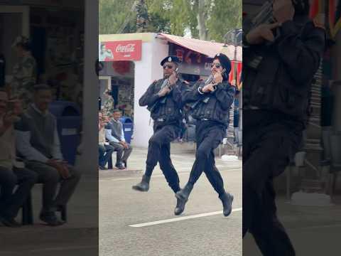 न पूछो ज़माने को, क्या हमारी कहानी है, हमारी पहचान तो सिर्फ ये है, की हम सिर्फ हिन्दुस्तानी 🇮🇳 हैं