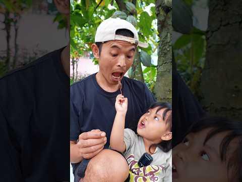Makan Permen Coklat bentuk Panda bareng dede tasya
