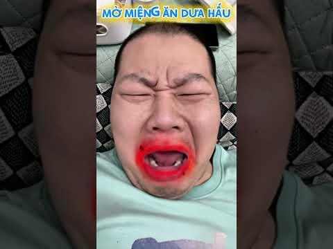 Mở miệng ăn dưa hấu