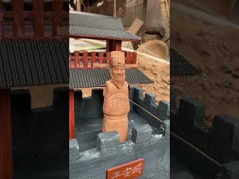 The safe city gate has been built, purely handmade, the highest level of playing with mud