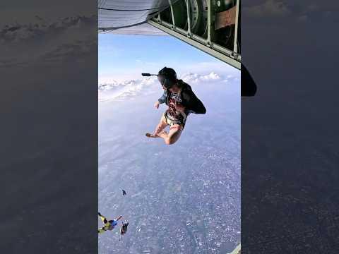 skydiving ||skyfun #youtube #youtubeshorts #skydiving #hittvfun #fun #trending #entertainment