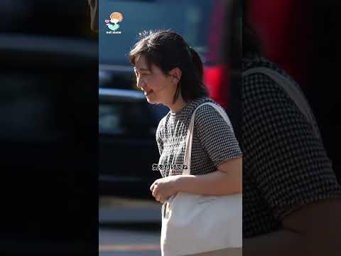 母親がながらスマホして子供から離れてしまう、すぐにかけつける女性の行動に感動 #感動する話 #泣ける話