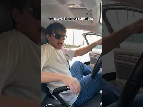 Arabaya binerken erkekler