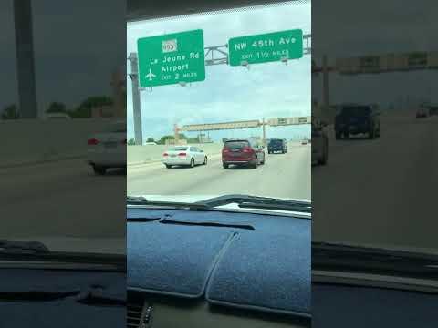 Driver Covers License Plate While Going Through Toll 😲 😲