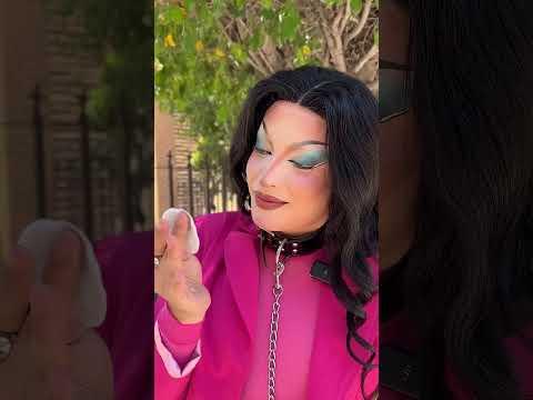 Drag queen se desmaquilla por dinero antes de ir a la marcha  #adrianflores #historia