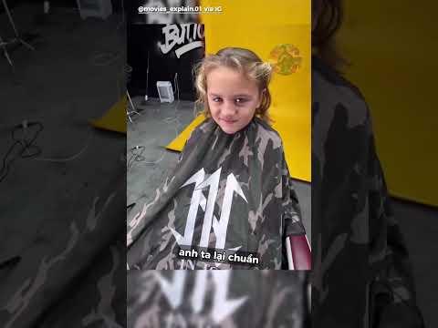 Thanh niên dùng tăng đơ đề trêu đùa cậu bé