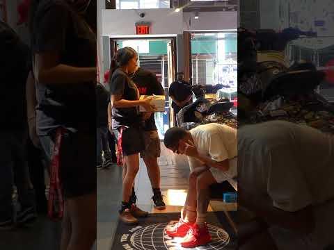 Hope my card still BUSSIN!! I tried to scam a shoe store in NYC!! 😂 #shorts