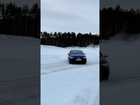 Special mode (best for drifting on ice) and Drift Mode in the VW Golf R with Performance Package! 🚀