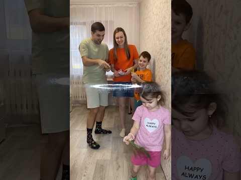 Do you feel sorry for the little girl?😞😒😖😢 #shorts #novikovyfam