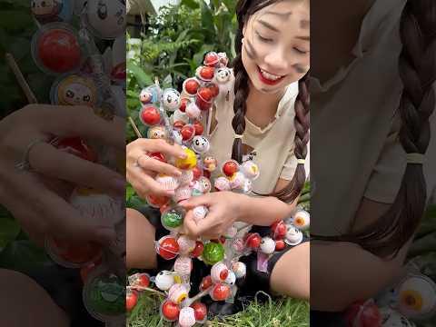 Poor Cat got doused with dirty water and eyeball candy 🥶👁️🍬