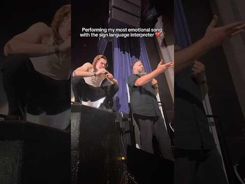 This is why I love tour 😭🎻