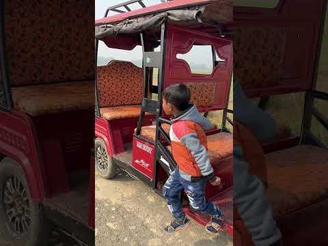 কথা বলতে বলতে দেখো কিভাবে টোটো ওয়ালার বেলুন নিয়ে নিলো #new #trending #shorts