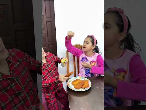 حطي الدجاج 🍗😂 #shorts