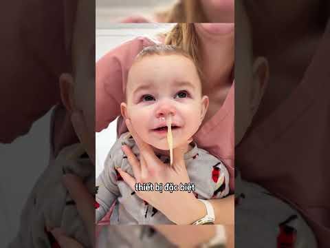 Cậu bé bị mắc kẹt thứ gì đó trong mũi #shorts