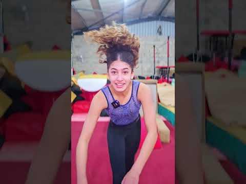 تحديت لاعبة جمباز لشوف مين أقوى 🤸🏻‍♂️