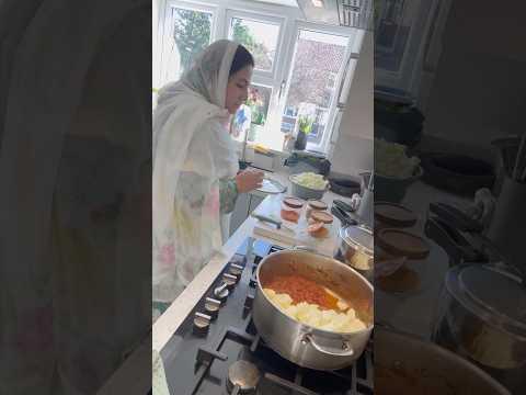 Ajj kee pakana eyh 😀 Ajj ke vegetarian recipe kadoo ke subzi #subzi #shorts #veggielover