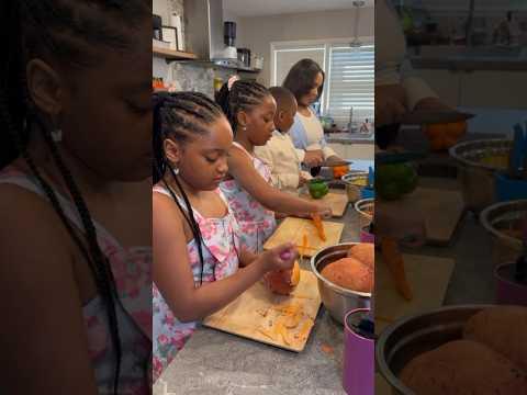 Happy Sunday! Let’s make some food for the soul with the Dens Trio❤️