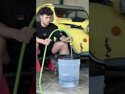 Este Citroen 2cv llevaba +27 AÑOS abandonado en un garaje… 😰 Vamos a ver si podemos recuperarlo! 🤔