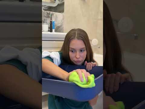 I just changed the cat litter #shorts #johnycat #cat