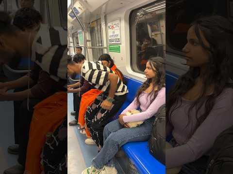 Fake taati prank😅 (सीट लेने का तरीका) #comedyvideo #funny #bhokpurigana #bhojpuridance #comedy