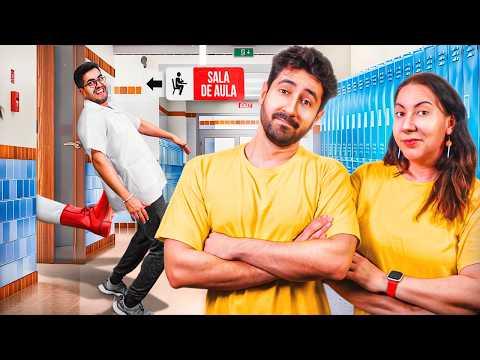 EXPULSAMOS O PROFESSOR EXIGENTE DA SALA DE AULA! (Deu muito ruim)