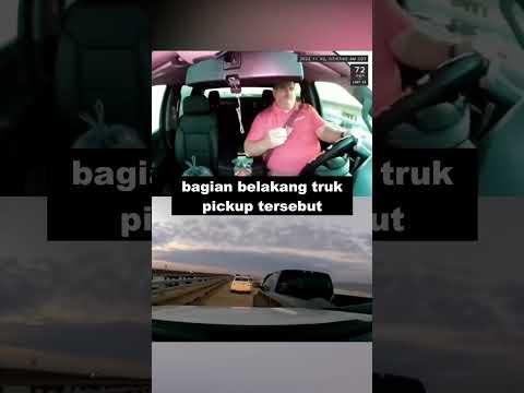 Pengemudi ini tetap memakan kuenya apapun yang terjadi