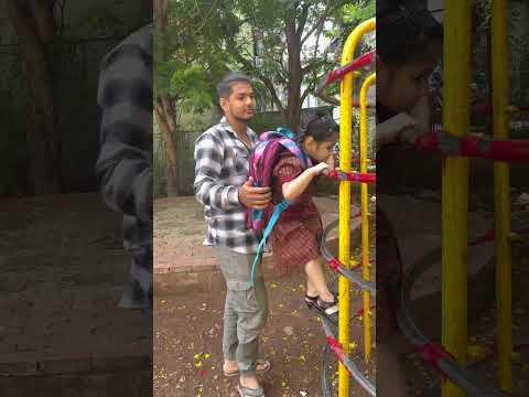 Bachpam Me Mom Dad Se Bhichad K Rona Or Bade Ho Kar Dosto Se This Is Called School❤️ #youtubeshorts