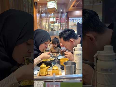 Jd pacar iya jdi suami iya jd bapak iya jd tmen iya jdi sopir iya jdi sugar dady iya smua buat aq