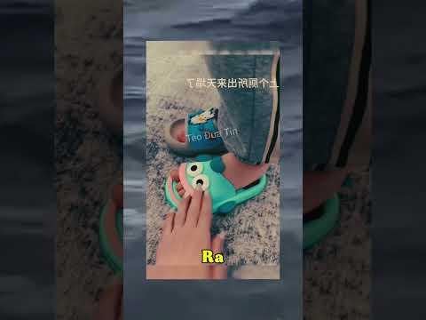 Đây là ốp lưng điện thoại hình chiếc dép nhe cháu gái 😂