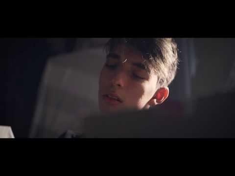 COSMIC KID - Abrázame (Prod. Misery)