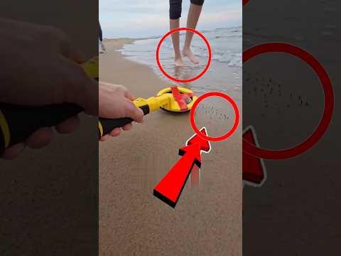 اكتشاف مرعب: فخ الرمال في الشاطئ!⛱️😰 #shorts #shortvideo #shortsvideo