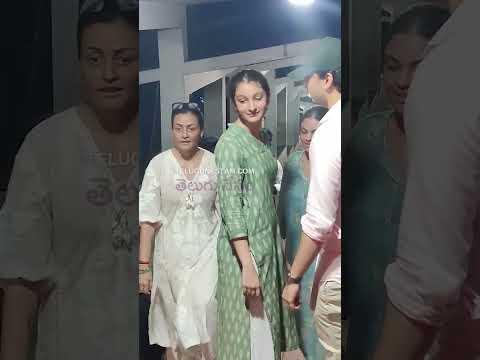 Mahesh Babu Daughter Sitara On Tirumala Steps