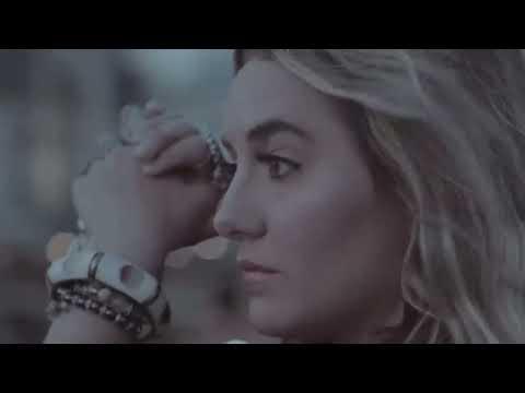 Lainey Wilson - Things A Man Oughta Know (Visualizer)