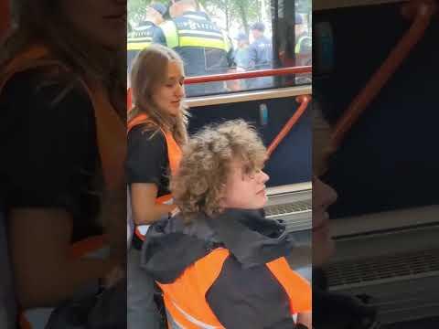 💀👮‍♂️💀 "I have a knife for you!", niederländischer Polizist bedroht Letzte Generation?