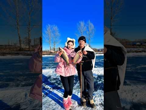 em gái xinh đi câu cá chem chép ở sông băng tuyết gặp chú móm thủ và cái kết  #fishing#short  #cauca