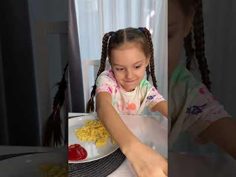 One can of ketchup for all family by Tsuriki Show