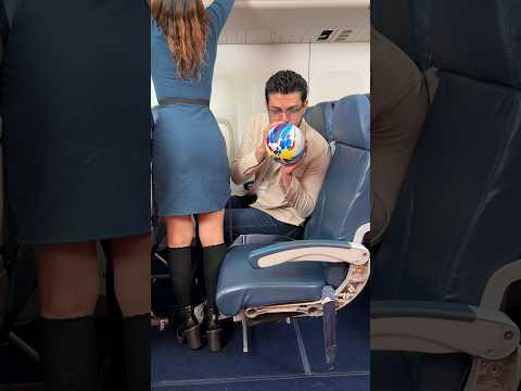 I DIDN’T expect that for sure 😂 #shorts #funny #comedyvideos #tsa #airplane