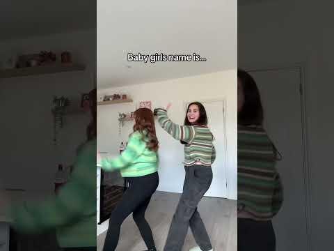 BABY GIRLS NAME REVEAL 👶🏻