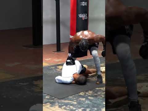 I am on the phone Prank😂 I tried this boxer in  Orlando And paid for it 2 broken ribs 🥲 #viral