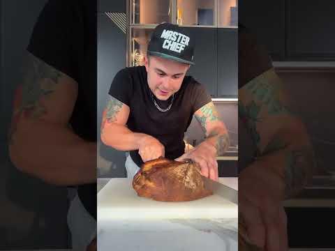 ХРУСТЯЩИЙ СЭНДВИЧ СО СТЕЙКОМ РИБАЙ И КАРАМЕЛЬНЫМ ЛУКОМ 🔥 Рецепт в комментариях 👌🏼