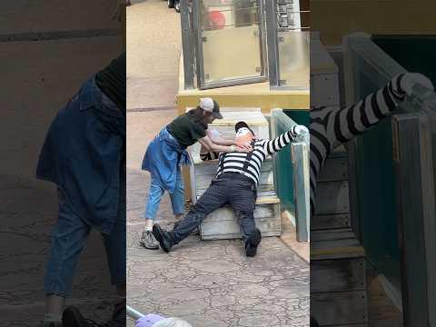 Tom needs CPR | Tom the mime