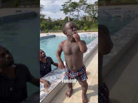 Dumbo Finge Ahogarse en la Piscina y Lanky lo Salva ¡Lo que Pasa Después te Hará Reír! 😂🤣