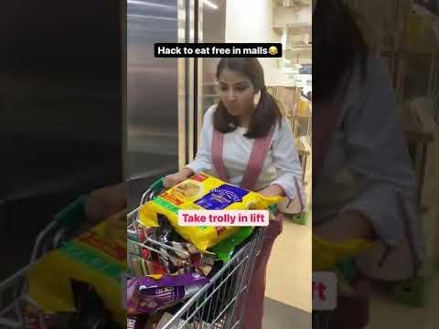 Eat Free In Mall😂| JagritiVishali | #funnyshorts #ytshorts