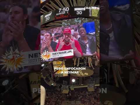 Vinicius pensó que la cámara iba hacia él pero hizo el "loco" | Cracks #shorts