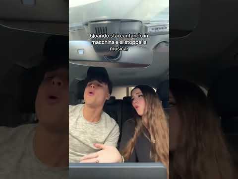 Quando Stai Cantando In Macchina E Si Stoppa La Musica: