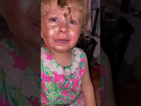 I could never get mad at her! She was so sad here it breaks my heart ๐ญ #RIPanastasiapalette