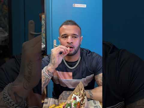 Quand tu croises ton coach au Kebab